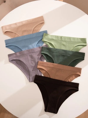 Elegant Comfortable Textured Panties Set of Seven Rieworkes