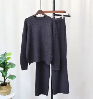 Sweater Pullover and Pants set Rieworkes