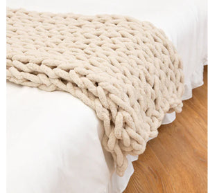 Chunky Knitted Blanket Rieworkes