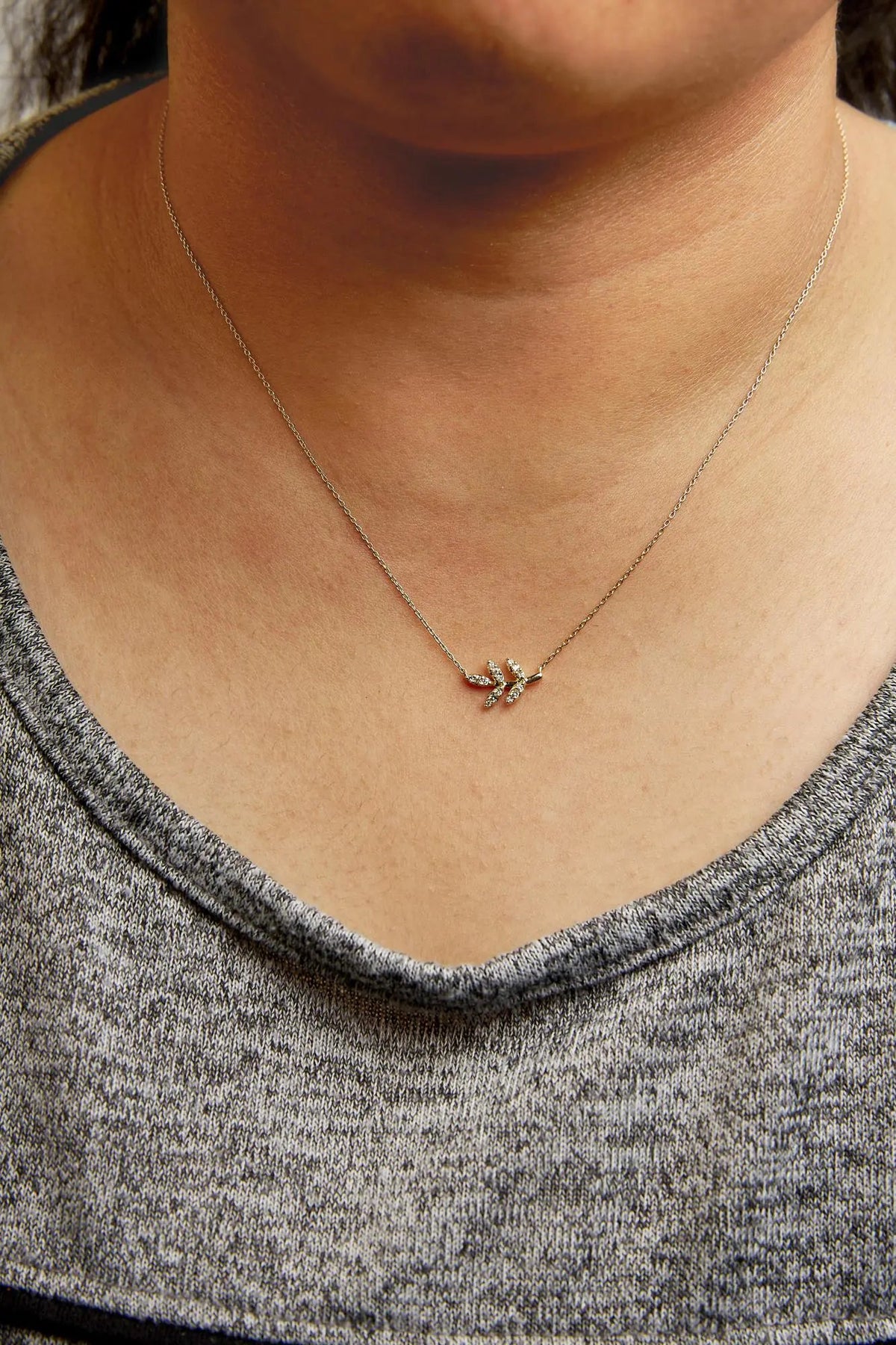 10K Yellow Gold 1/10 Cttw Diamond Leaf and Branch 18" Pendant Necklace (H - I Color, I1 - I2 Clarity) - Rieworkes