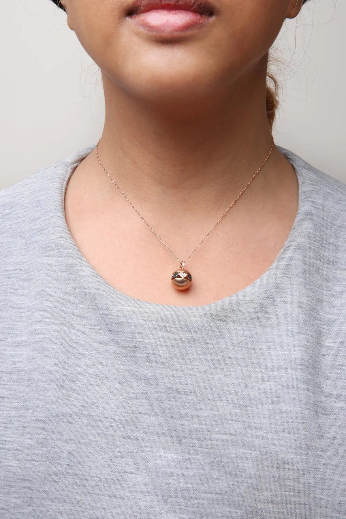 18K Rose Gold 3/8 Cttw Black and White Diamond Ball with Filigree Heart and Cluster Design 18" Pendant Necklace (Black and G - H Color, SI1 - SI2 Clarity) - Rieworkes
