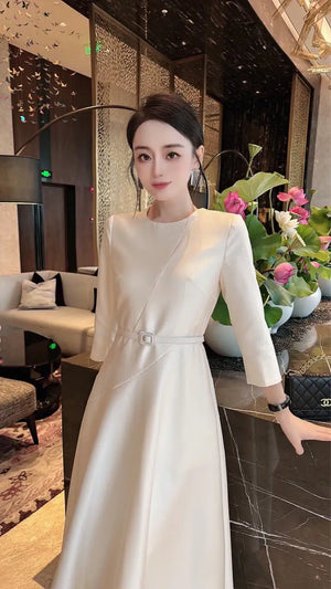 Elegant Solid Color Dress Mimarta