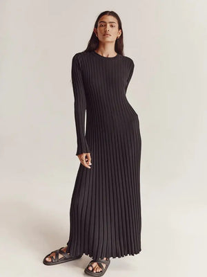 Ribbed Knit Maxi Dress: Elegant Autumn Style Rieworkes