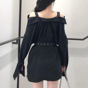 Chic Belt Accentuates Elegant Timeless Silhouette Rieworkes