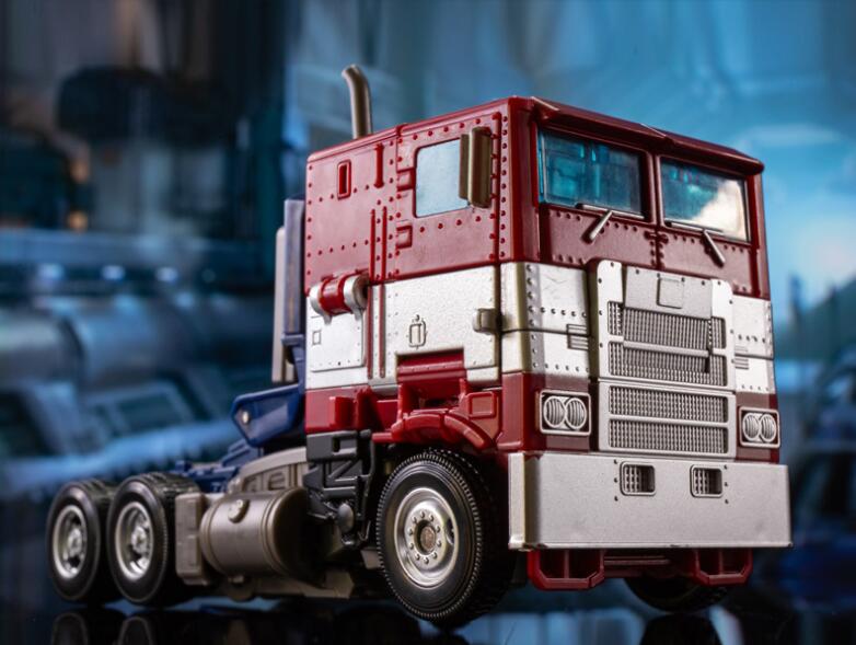 Transforming Commander Toy - V-Class SS38 Optimus Prime Mimarta