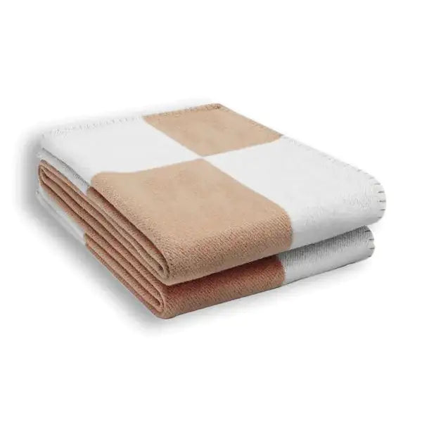 Luxury H Blanket &amp; Pillows Rieworkes