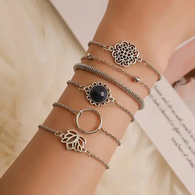 5 - piece Bohemian Shell Moon Charm Bracelet Set for Women - Rieworkes