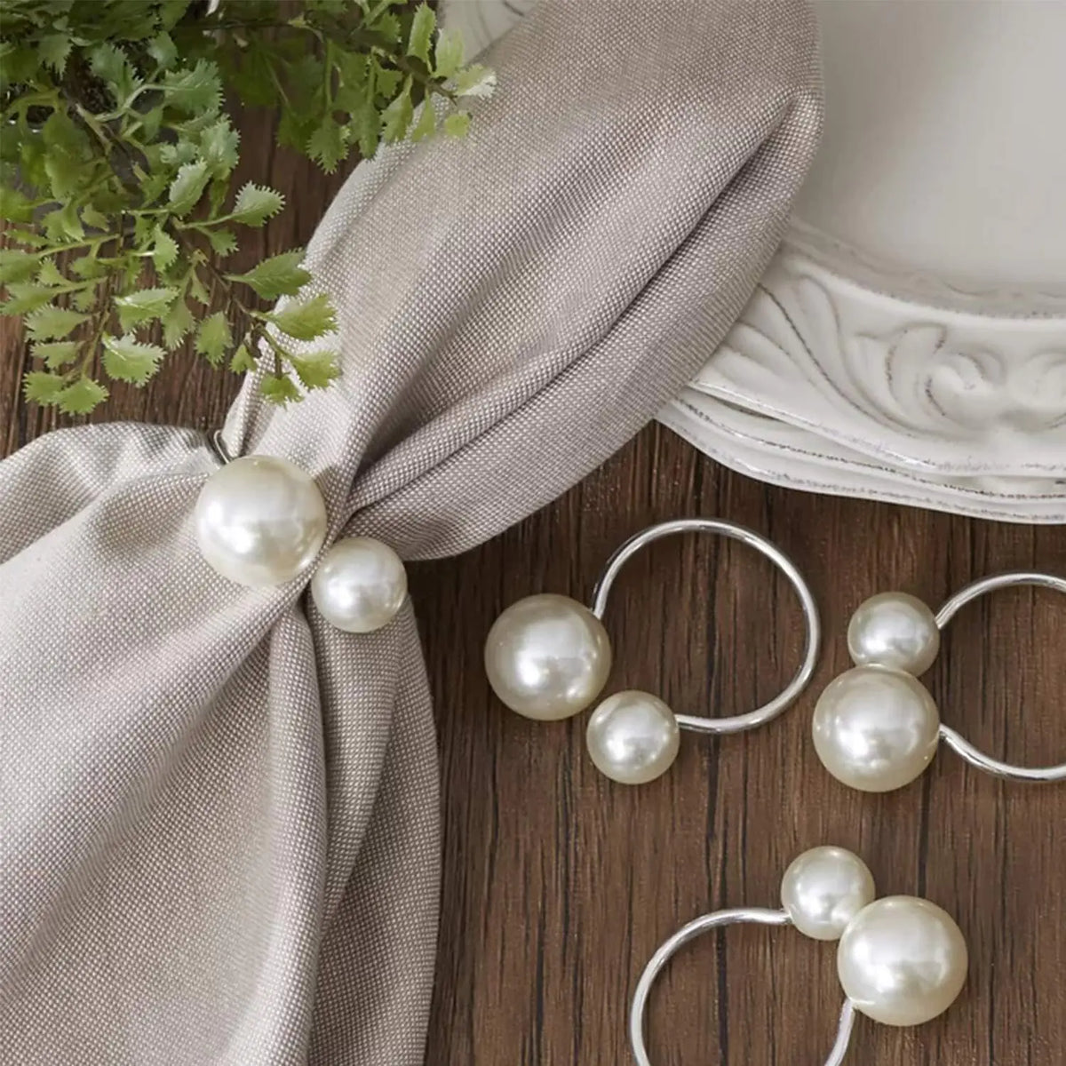 Pearl Napkin Rings Set of 6Silver Napkin Holder Dinning Table Setting Rustic Dinner Tables Decoration for Wedding ReceptionsThanksgiving Day Holiday Party Dinner Parties (Round-Silver) Mimarta