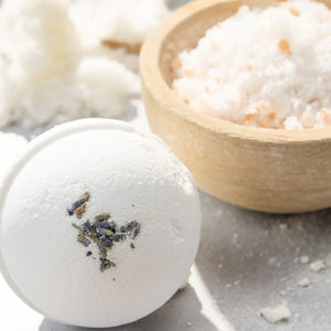 Fizzes for your Bath and Shower - 3 Bath bombs and 8 shower steamers Rieworkes