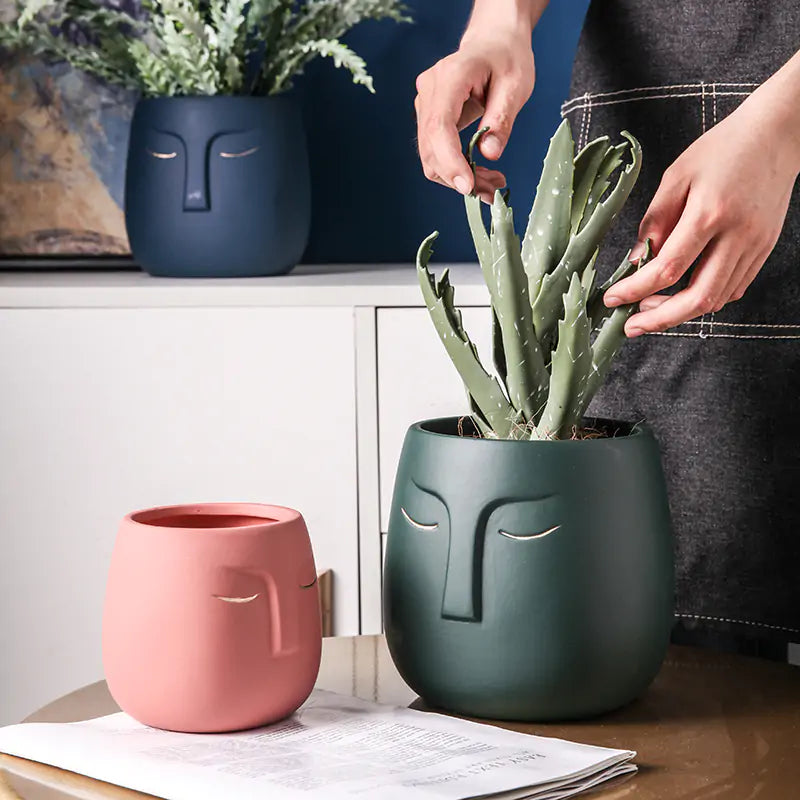 Ceramic Face Living Room Vase Rieworkes