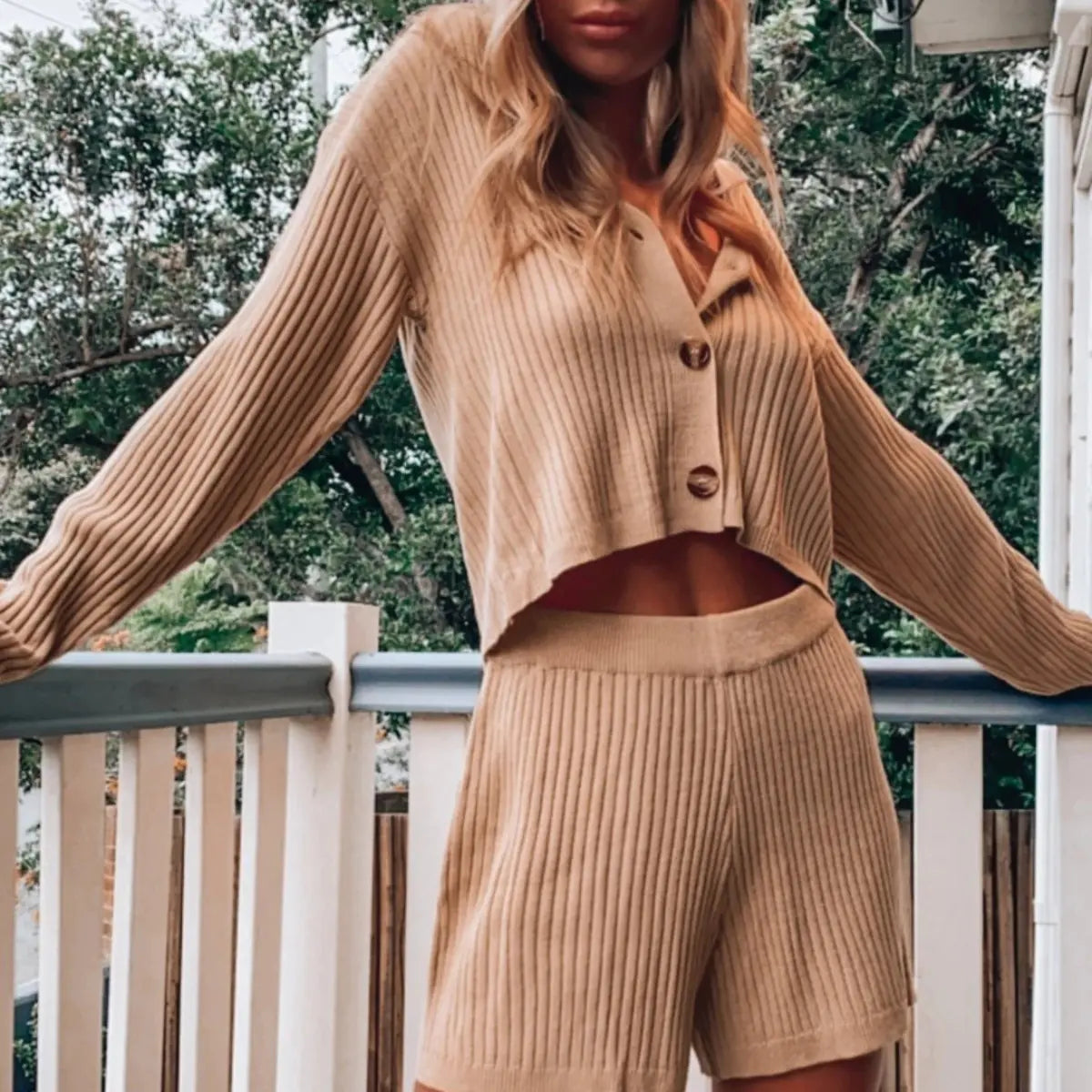 Fashionable Women's Sweater and Shorts Set (2 Pieces) Mimarta