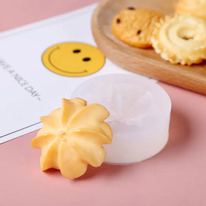 Creative Cake and Cookie Mold for Baking Decoration Rieworkes