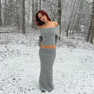 Trendy Off-Shoulder Top: Loose Fit with Extra-Long Sleeves for Women Rieworkes