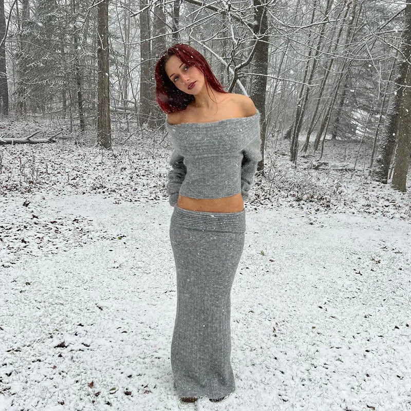 Trendy Off-Shoulder Top: Loose Fit with Extra-Long Sleeves for Women Rieworkes