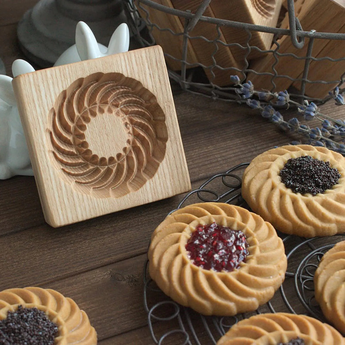 Wooden Cookie Biscuit Mold 3D Baking Mold Embossing Craft Decorating Baking Tool Suitable for Halloween Thanksgiving Christmas Kitchen DIY (Shape A 10 * 10 * 2) Mimarta