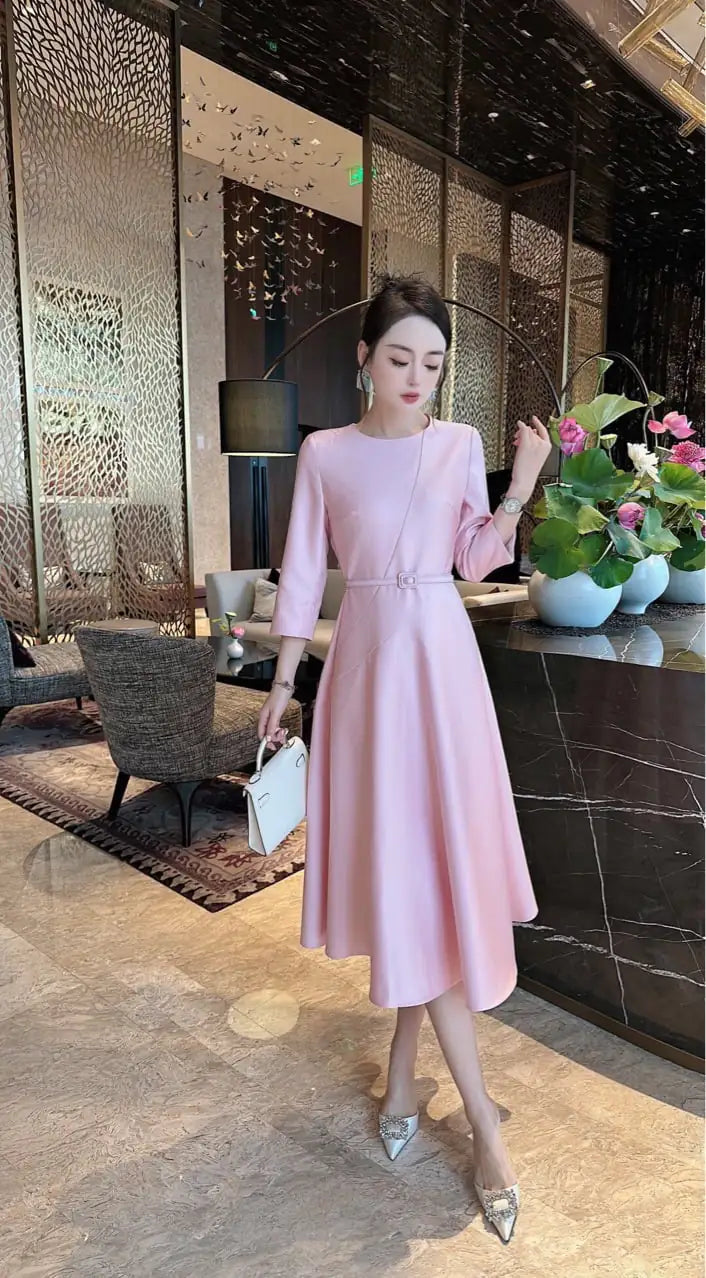 Elegant Solid Color Dress Mimarta