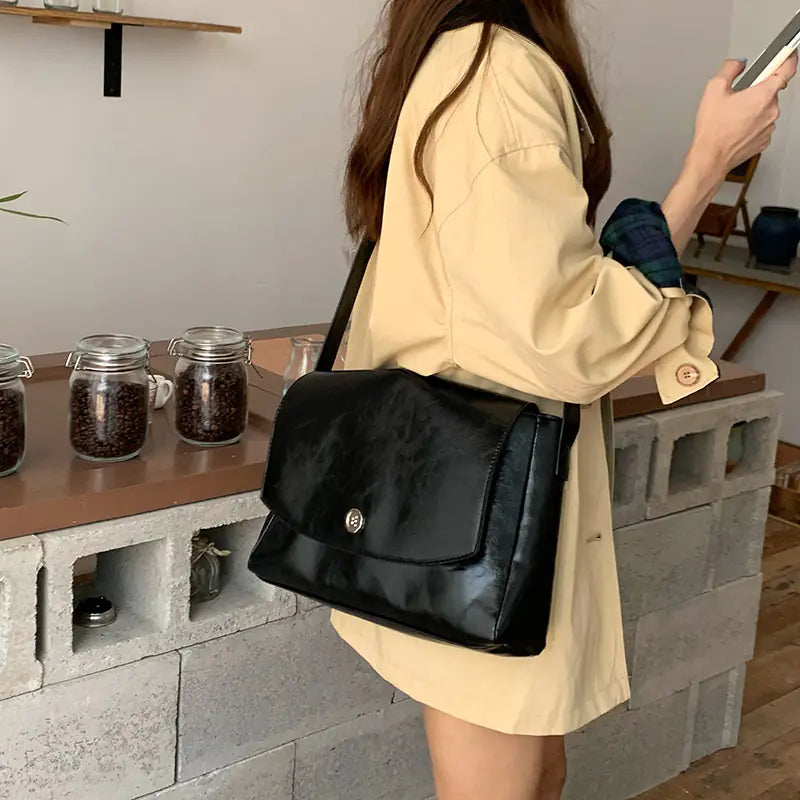 Retro Large Capacity Briefcase with Niche Design Mimarta