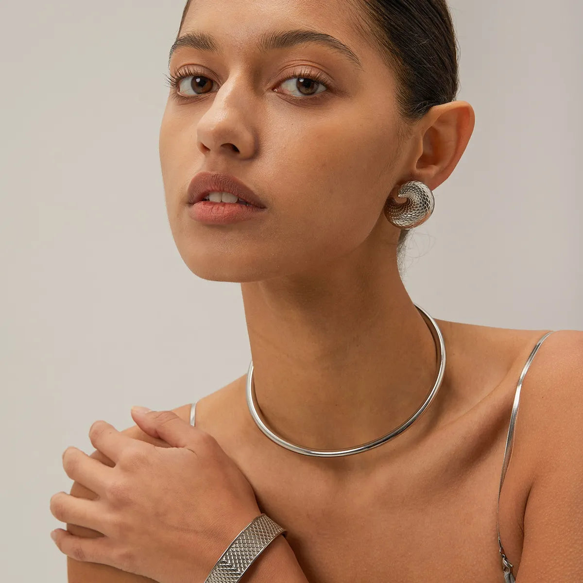 Glossy Collar Neck Ring Necklace Rieworkes