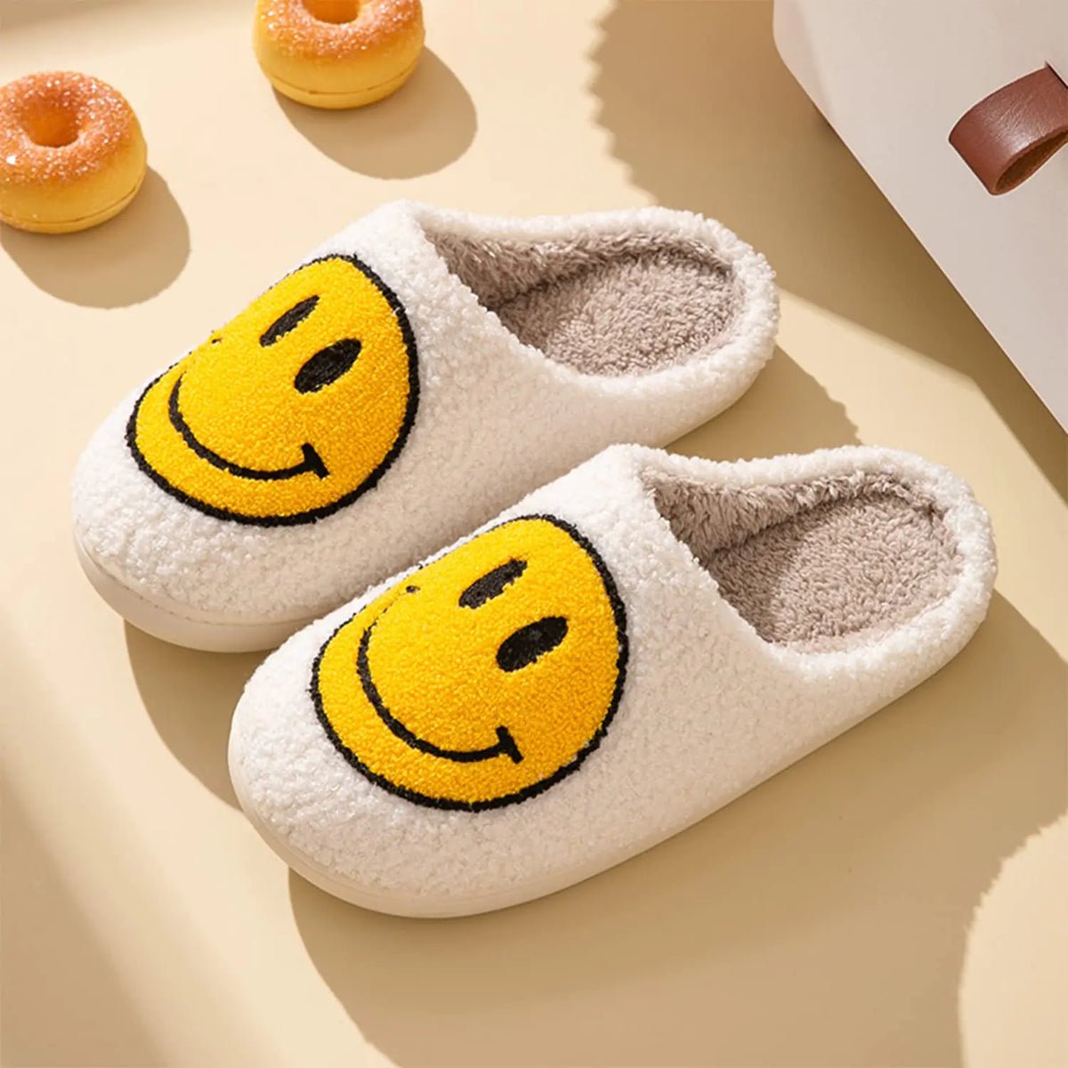 Smile Face Slippers for Women Happy face slippers Retro Soft Plush Warm Slip-on Slippers, Cozy Indoor Outdoor Slippers 4.5-5.5 Women/3.5-4.5 Men Yellow Rieworkes