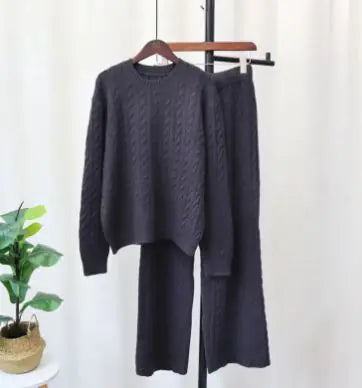 Sweater Pullover and Pants set Rieworkes