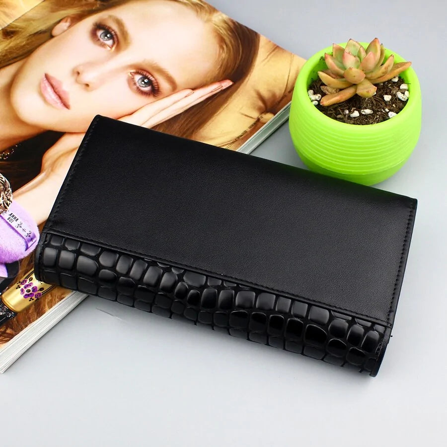 Genuine Leather Women's Wallet: Large Capacity, 3 Fold, Luxury Snake Skin Design in Black Rieworkes