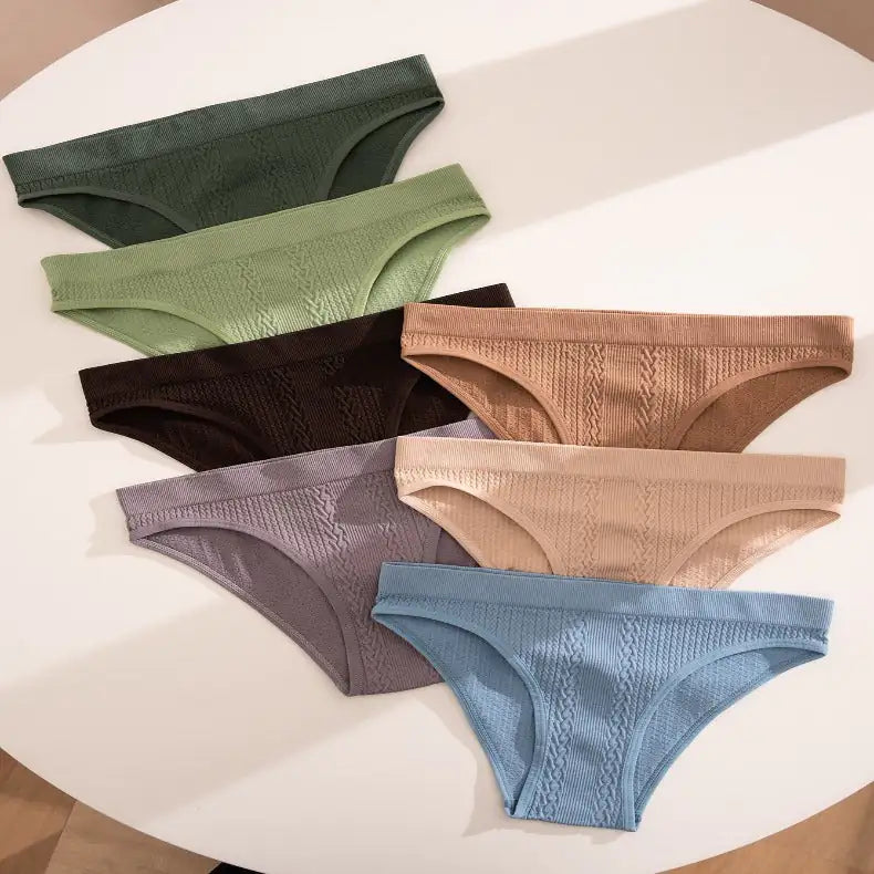 Elegant Comfortable Textured Panties Set of Seven Rieworkes