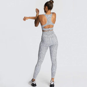 Solid Color Yoga Outfit for Fitness and Exercise Rieworkes