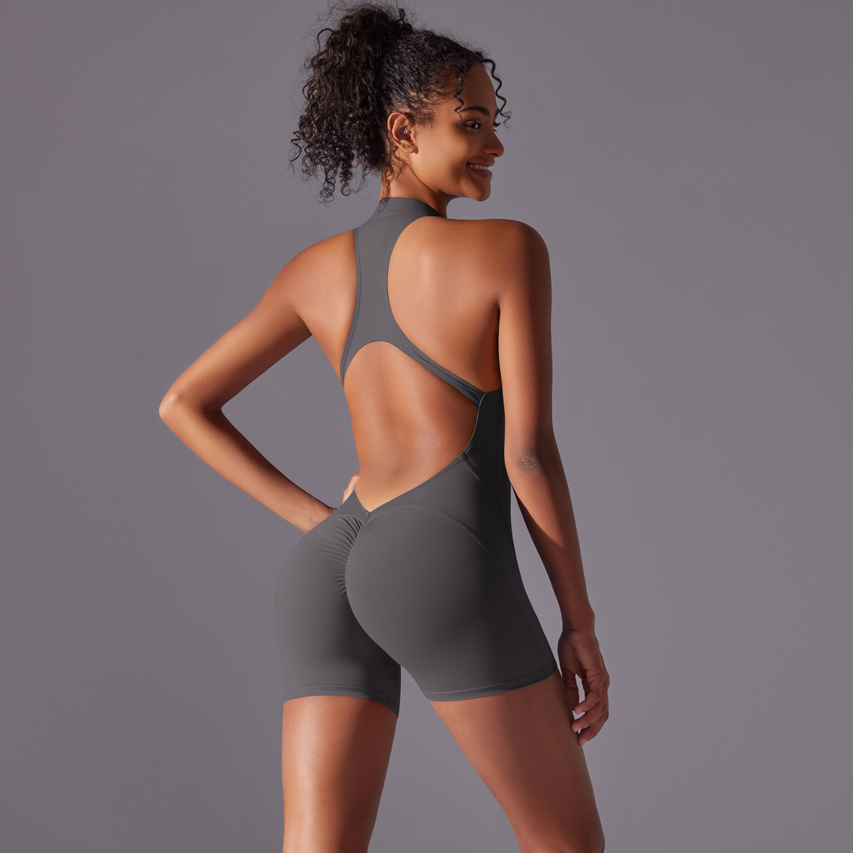 Backless Sports Jumpsuit Mimarta