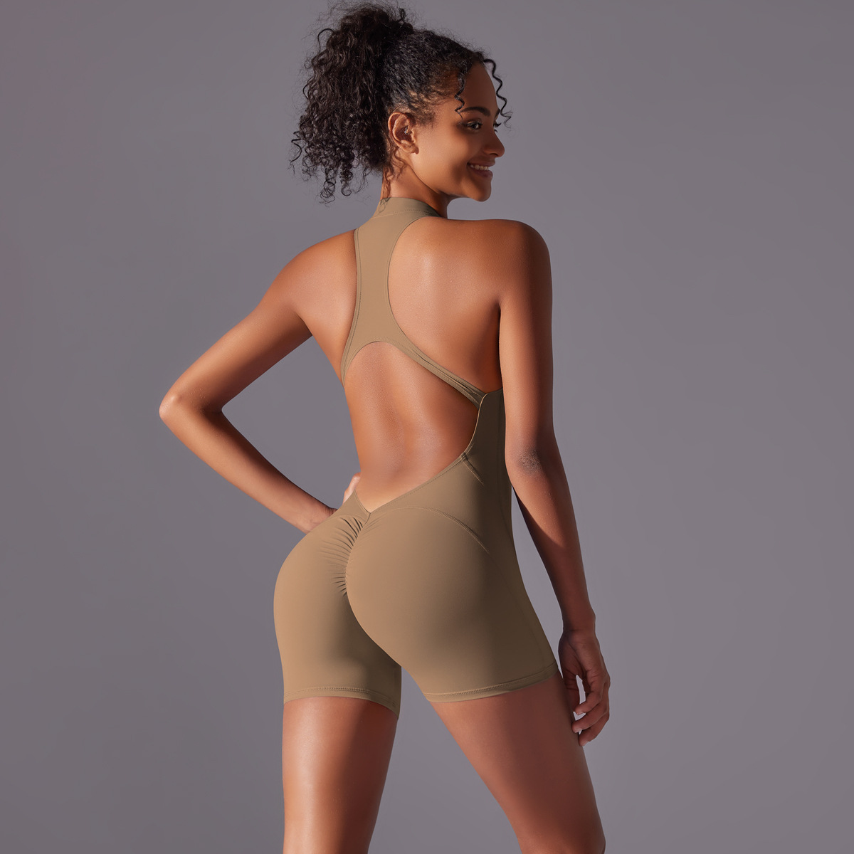 Backless Sports Jumpsuit Mimarta