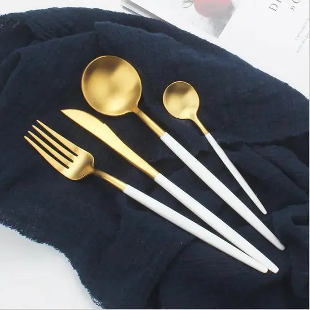 High-quality Matte Gilt Rim White Porcelain Dinner Tray Kitchen Plates Ceramic Tableware Food Dishes Rice Salad Noodles Bowl Rieworkes