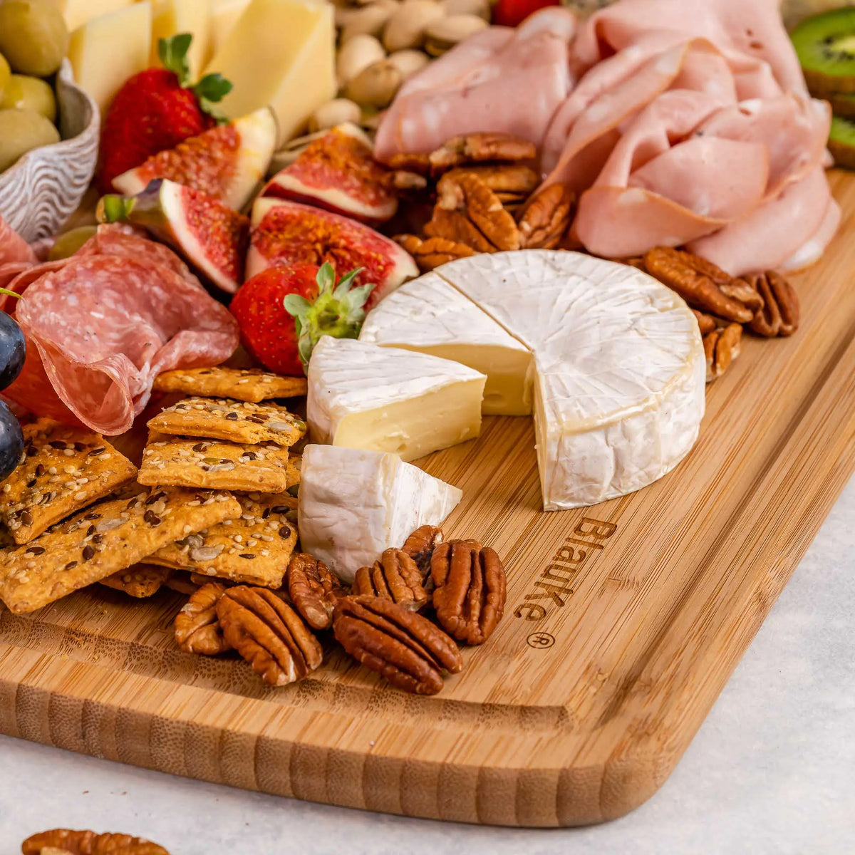 Extra Large Wood Cutting Board 18x12 inch - Butcher Block with Juice Groove, Serving Tray - Wooden Chopping Board for Kitchen Mimarta