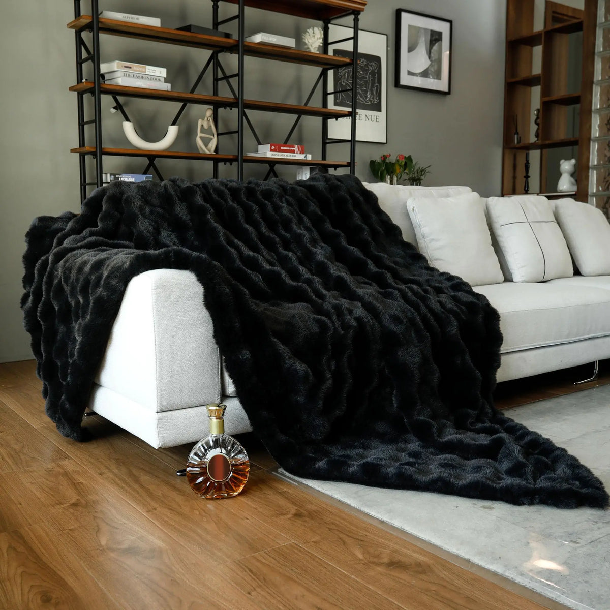 Moenchy Faux Fur Black Throw Blacket for Couch - Super Soft Heavy Flufyy Thick Bubble Throw Blankets for Bed Bedroom Living Room Farmhouse Sofa Chair Fall Winter Warm 50x60 Inch Rieworkes