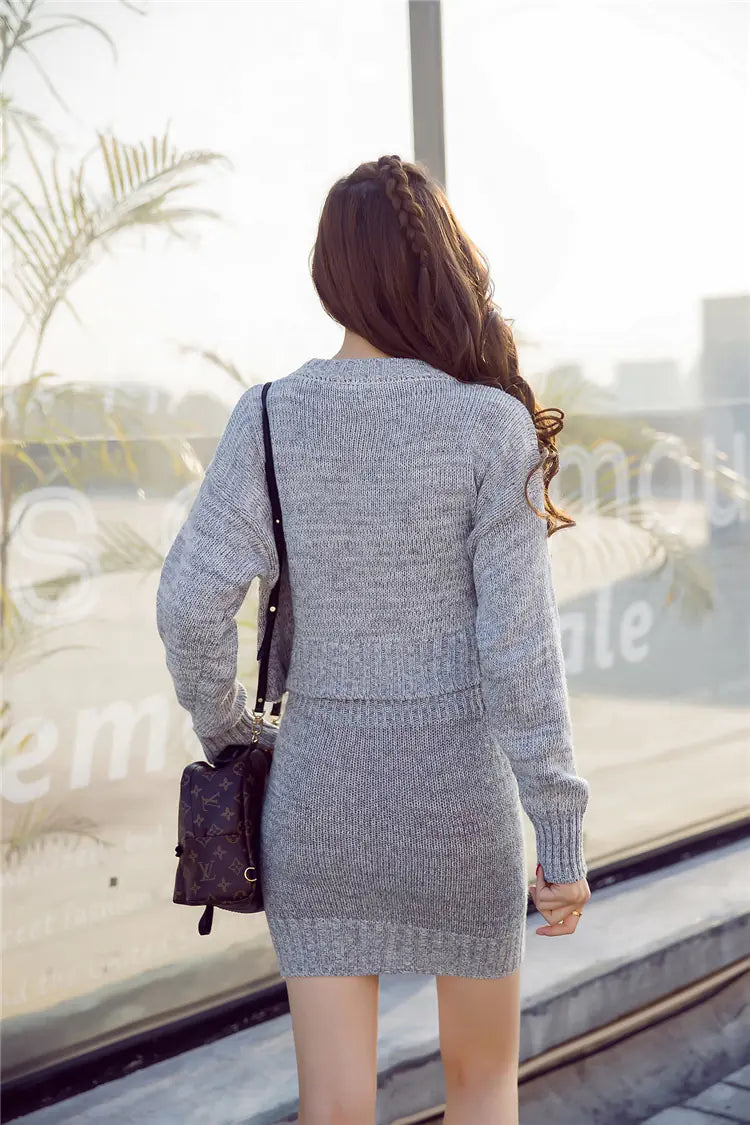2-Piece Set: Fitted Dress and Sweater Skirt Mimarta