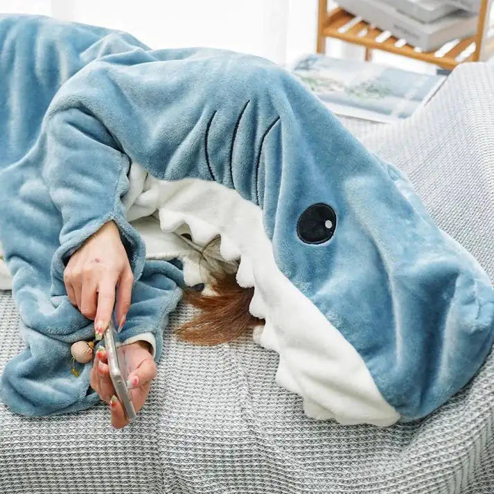 CozyShark Blanket Rieworkes