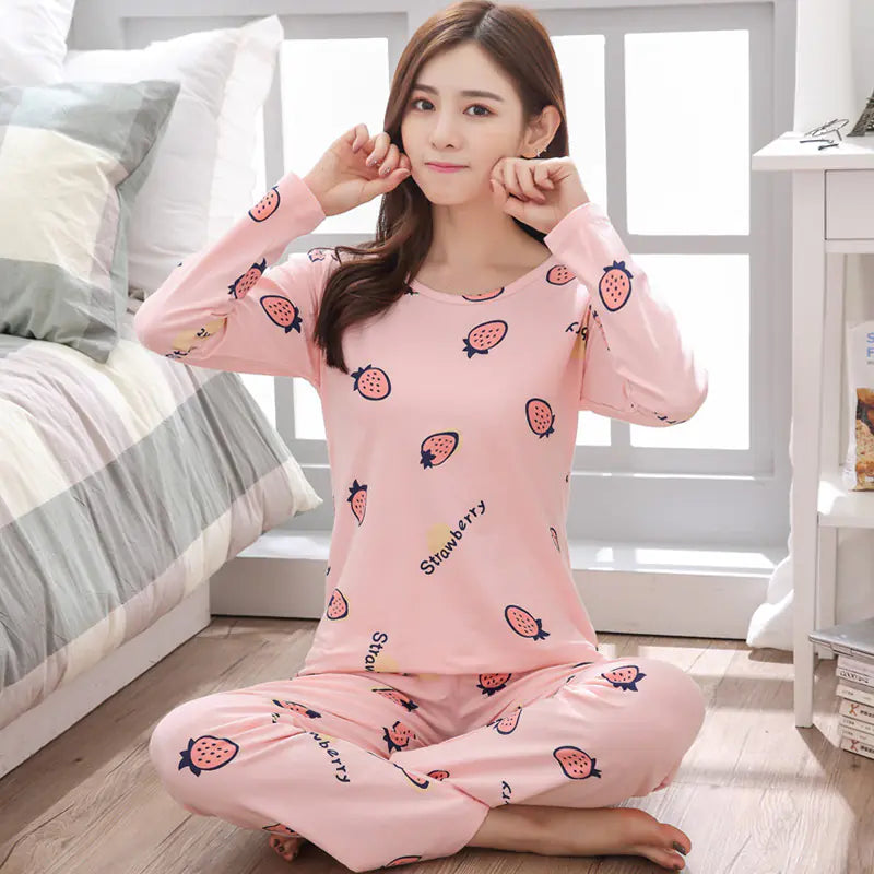 Women's Long-Sleeved Pajama Set in Cute Design Mimarta