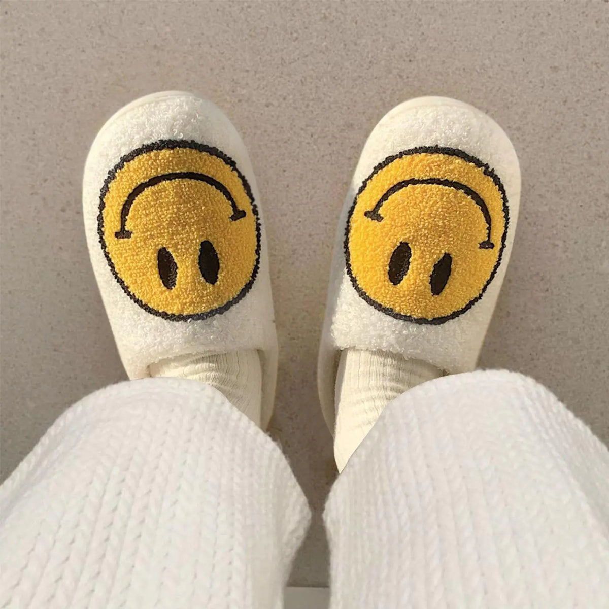 Smile Face Slippers for Women Happy face slippers Retro Soft Plush Warm Slip-on Slippers, Cozy Indoor Outdoor Slippers 4.5-5.5 Women/3.5-4.5 Men Yellow Rieworkes