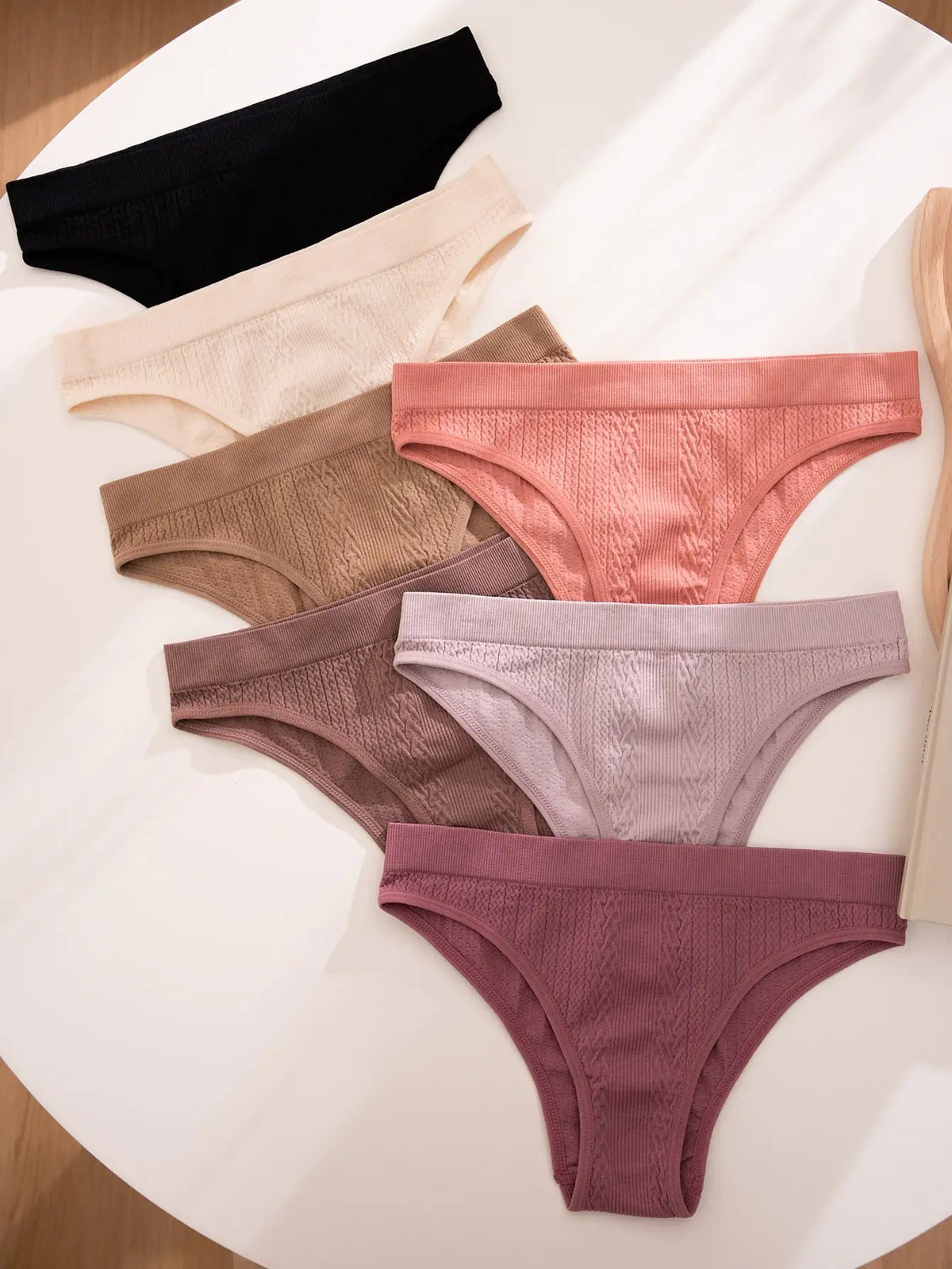 Elegant Comfortable Textured Panties Set of Seven Rieworkes