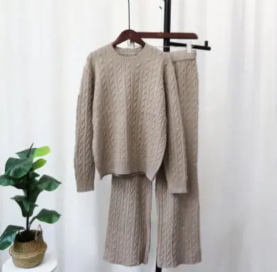 Sweater Pullover and Pants set Rieworkes